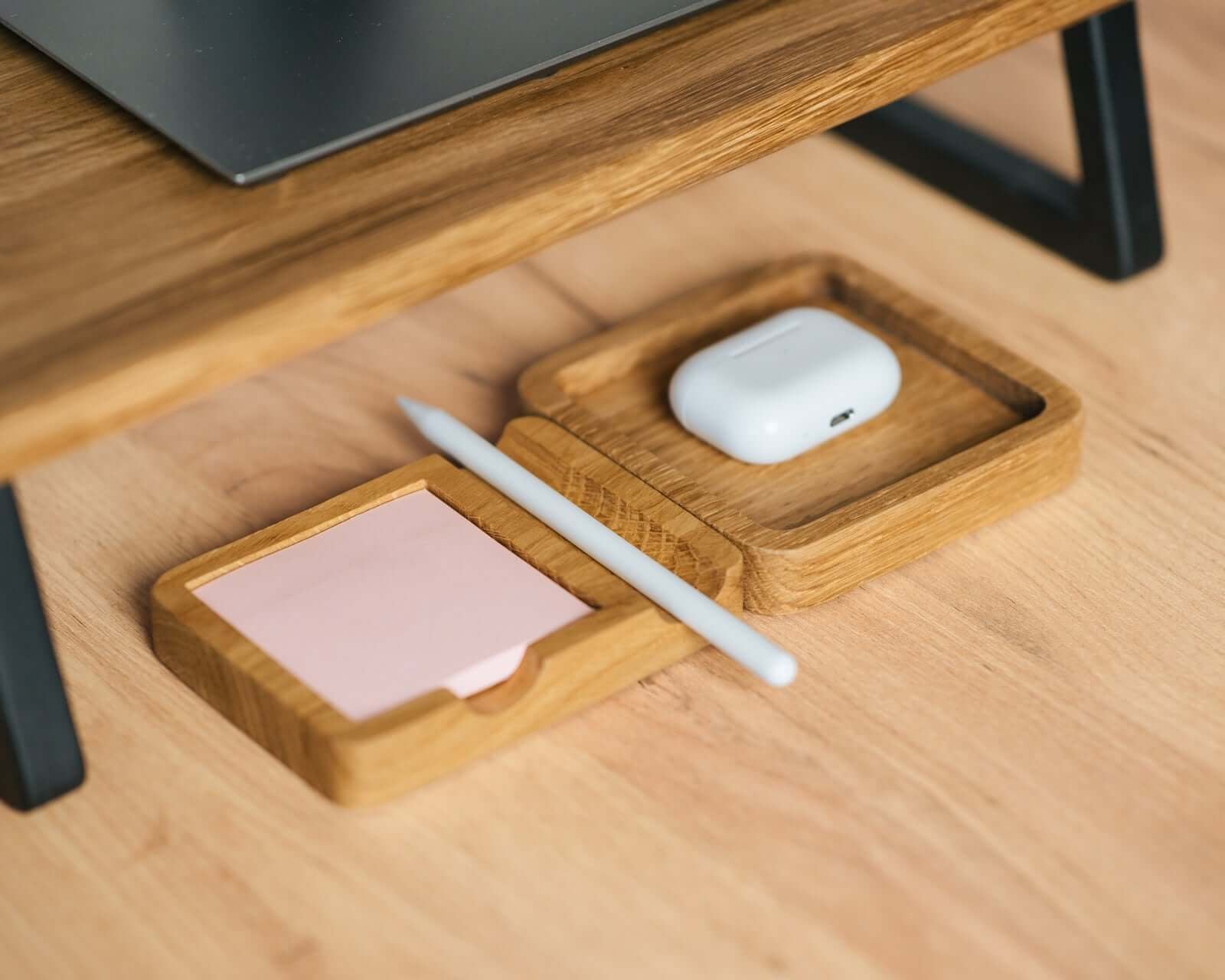 DESK ORGANIZATION & ACCESSORIES