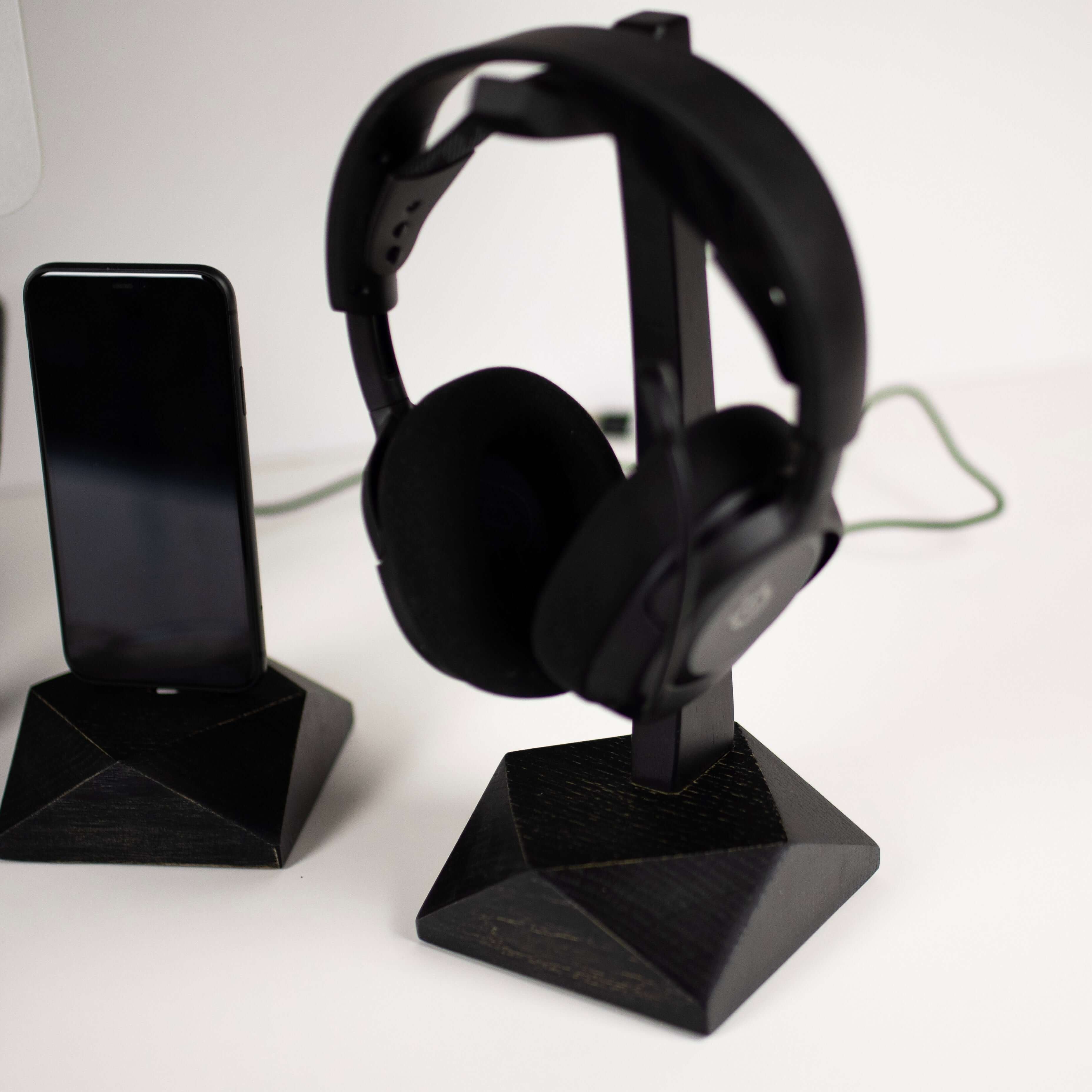 MINIMALISTIC HEADPHONE STAND - Chopzwood