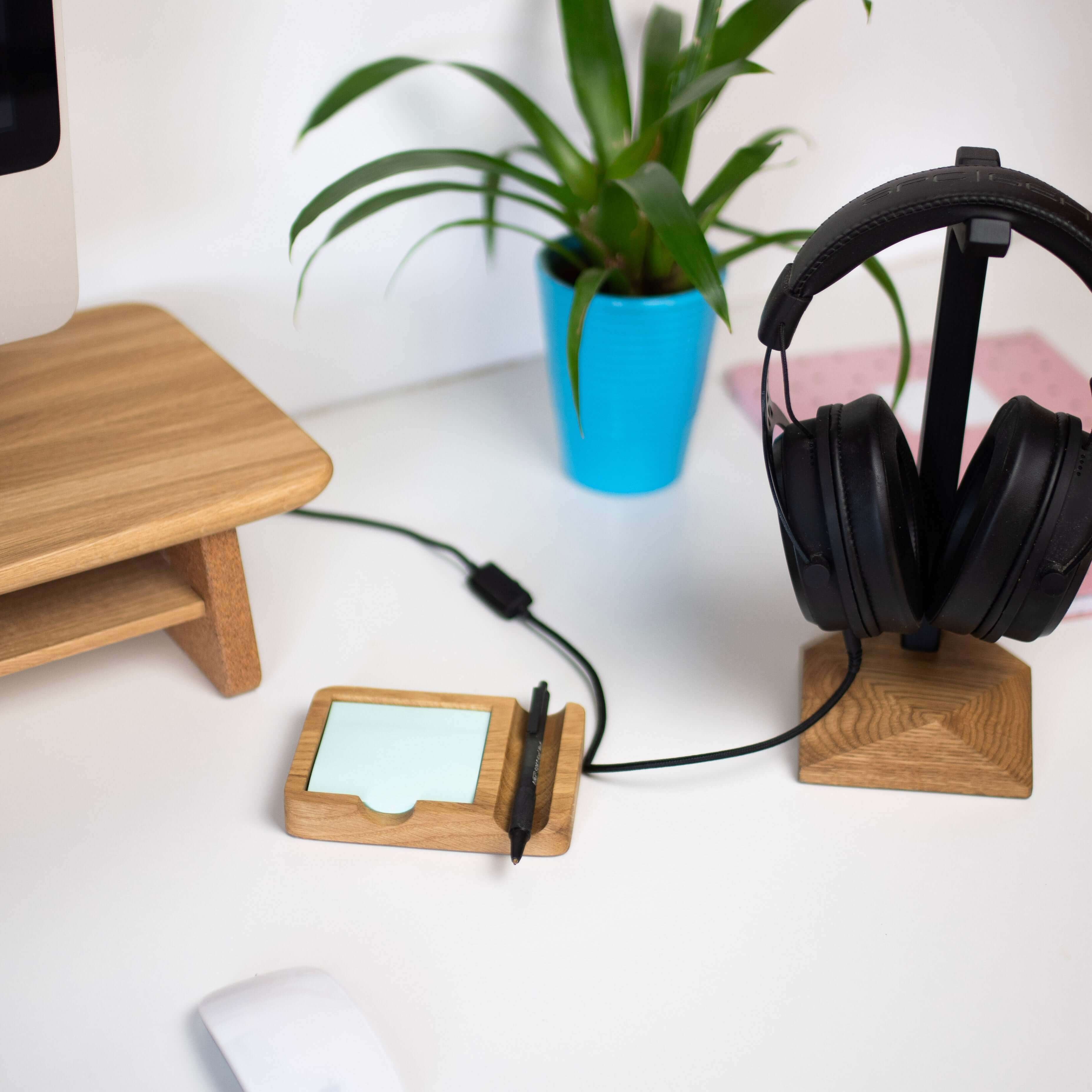 MINIMALISTIC HEADPHONE STAND - Chopzwood