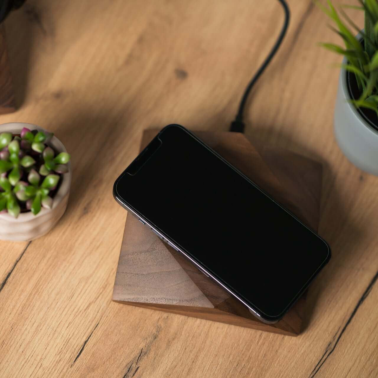 GEOMETRIC WIRELESS CHARGER - Chopzwood