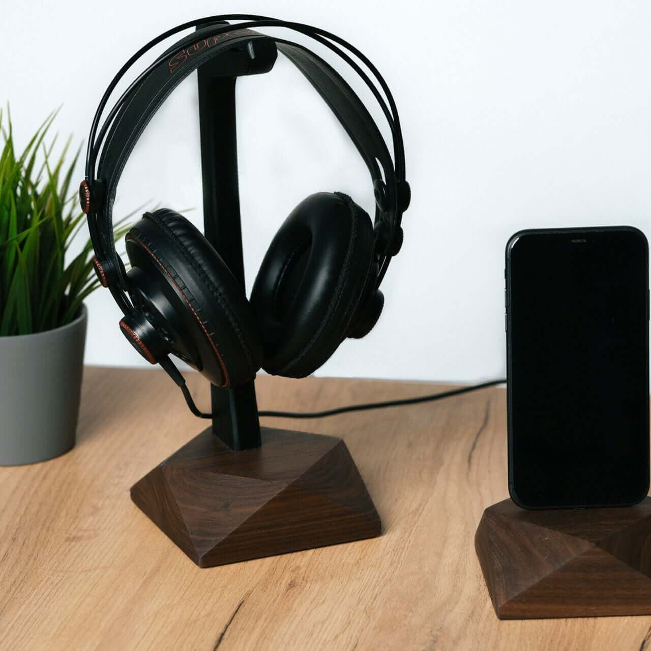 MINIMALISTIC HEADPHONE STAND - Chopzwood