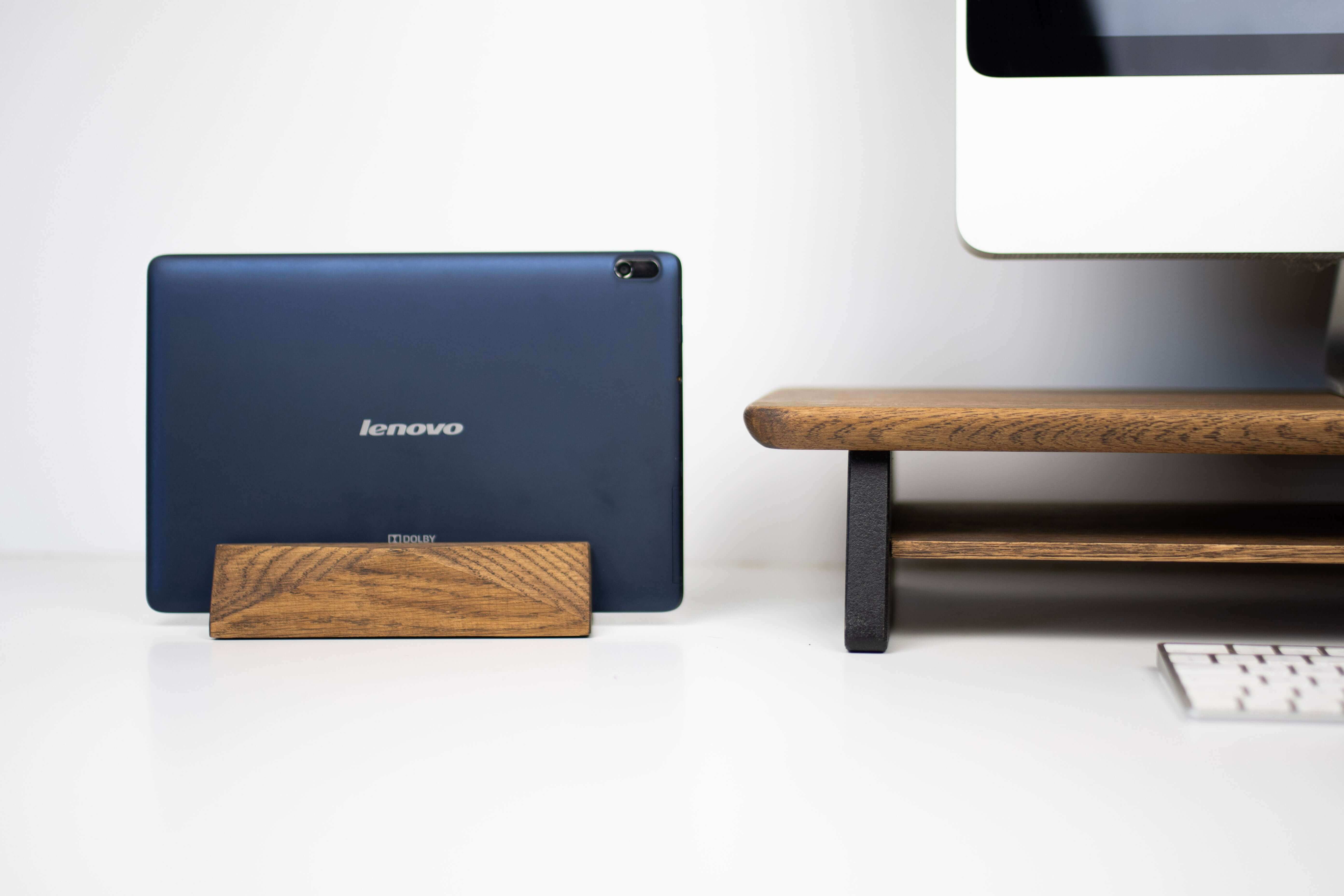 VERTICAL MINIMALISTIC MACBOOK STAND - Chopzwood