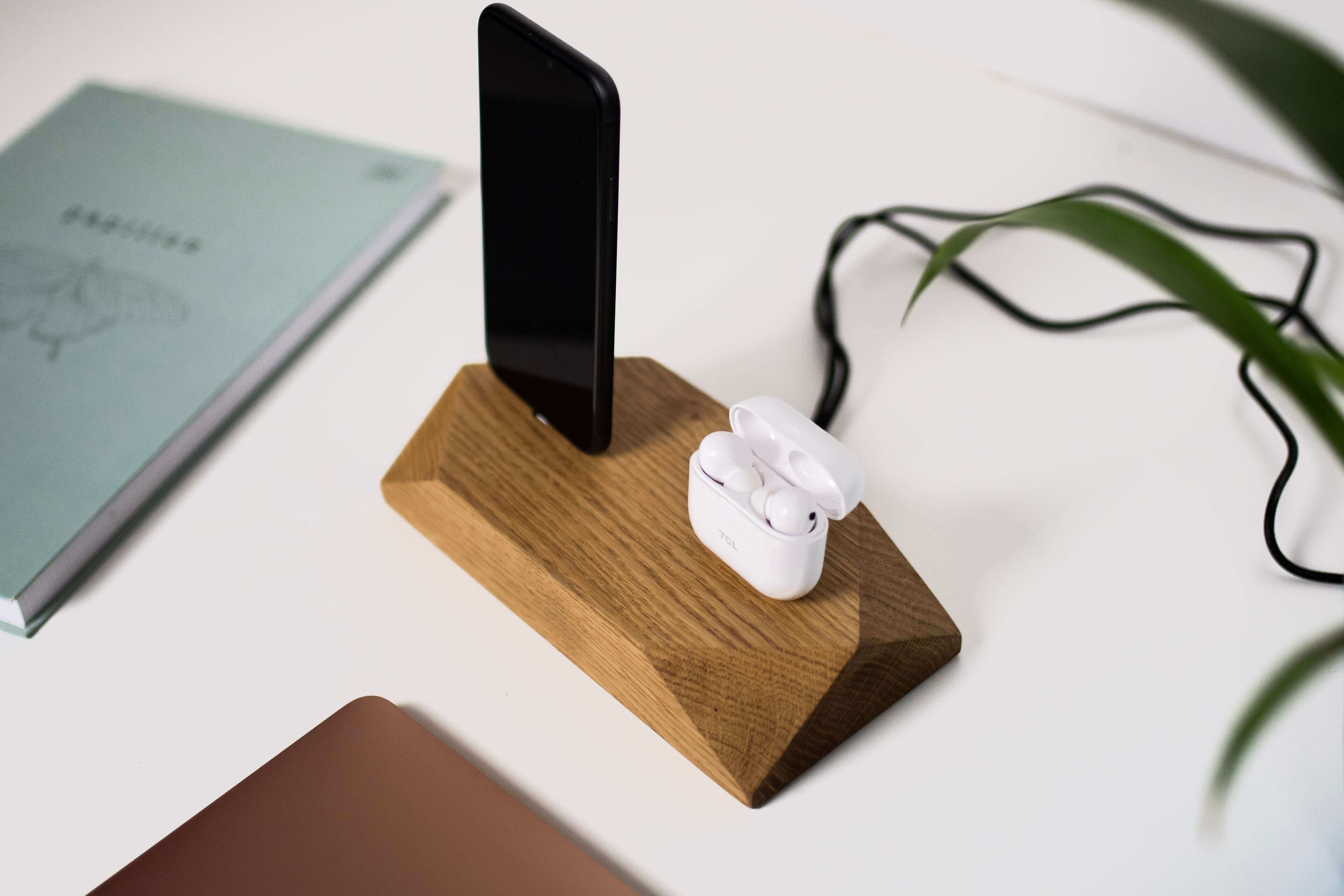 MINIMALISTIC DUAL PHONE CHARGER - Chopzwood